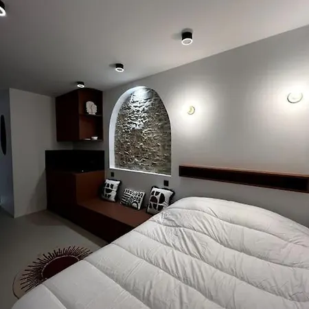The Family - Le Terracotta Apartment