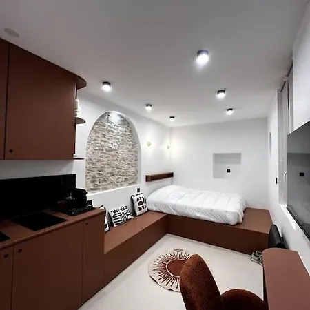 The Family - Le Terracotta Apartment